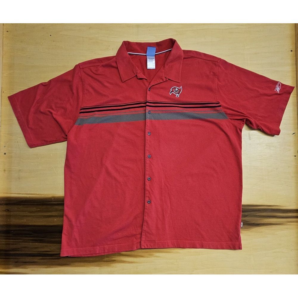 Reebok Play Dry Climacool NFL Tampa Bay Buccaneers Mens 2XL Red Button Down